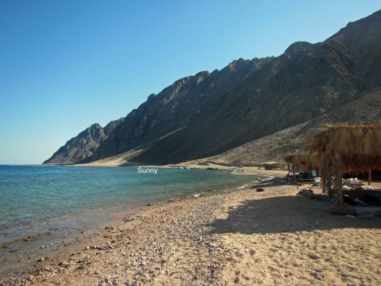 Dive sites in Dahab Egypt: Three Pools